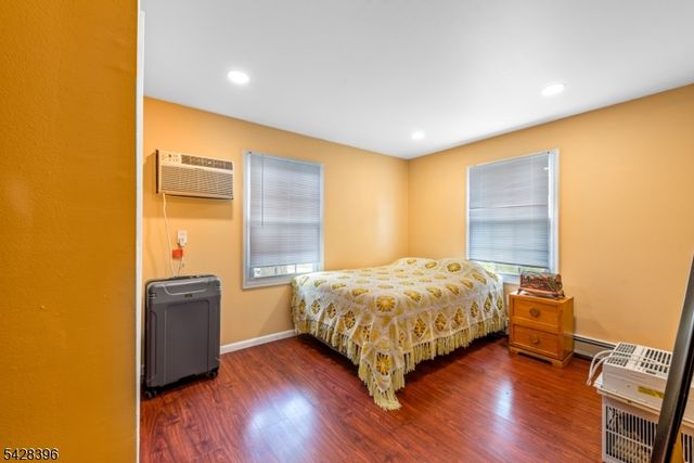 19 E Shore Rd, Jefferson Twp., NJ 07849