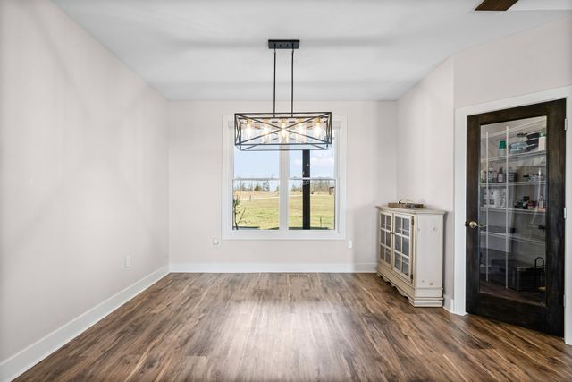 720 Moore Hollow Rd, Indian Mound, TN 37079