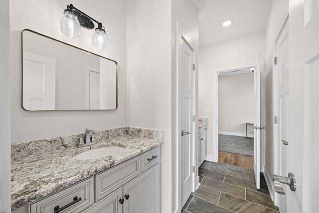 720 Moore Hollow Rd, Indian Mound, TN 37079