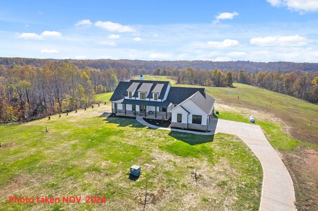 720 Moore Hollow Rd, Indian Mound, TN 37079