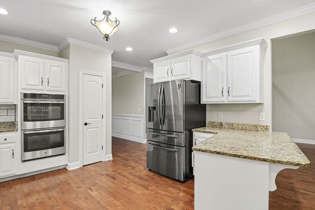 544 Larkspur Dr, Clarksville, TN 37043