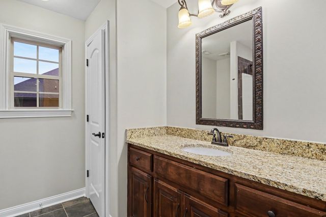 544 Larkspur Dr, Clarksville, TN 37043
