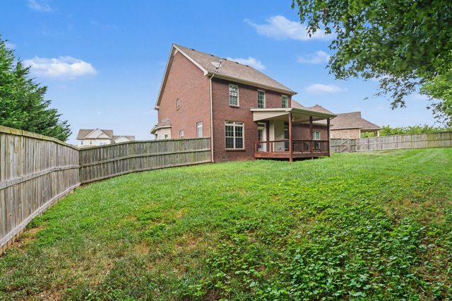 544 Larkspur Dr, Clarksville, TN 37043