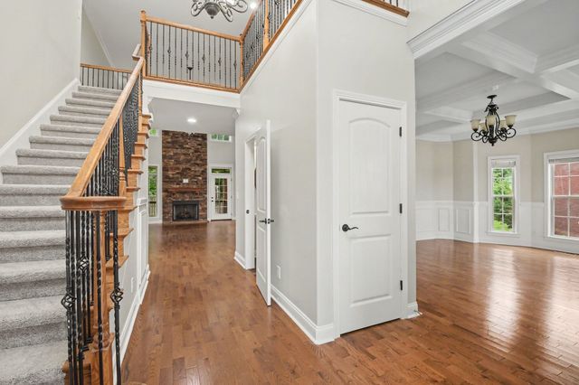 544 Larkspur Dr, Clarksville, TN 37043