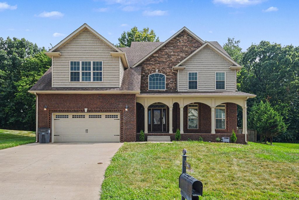 544 Larkspur Dr, Clarksville, TN 37043