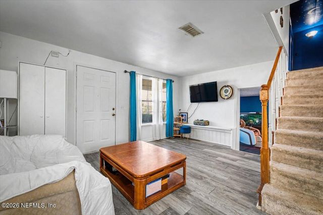 8610 LENOX Avenue, Jacksonville, FL 32221