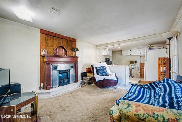 8610 LENOX Avenue, Jacksonville, FL 32221