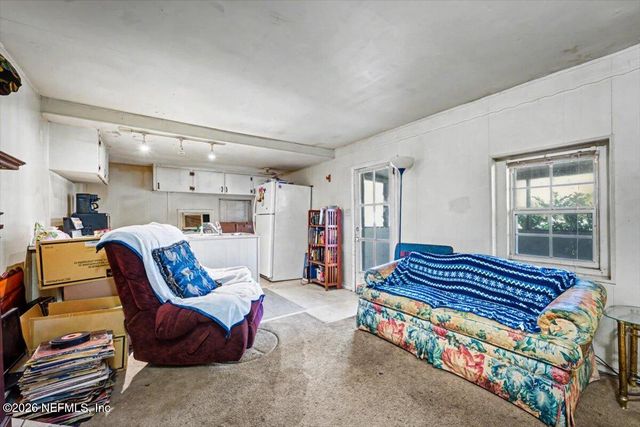 8610 LENOX Avenue, Jacksonville, FL 32221