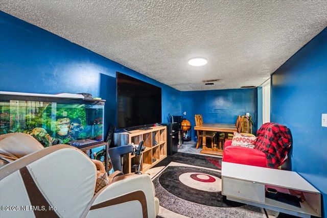 8610 LENOX Avenue, Jacksonville, FL 32221