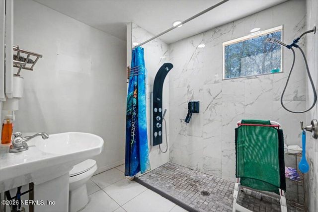 8610 LENOX Avenue, Jacksonville, FL 32221