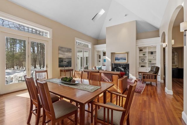 2 Duston Ln, Acton, MA 01720