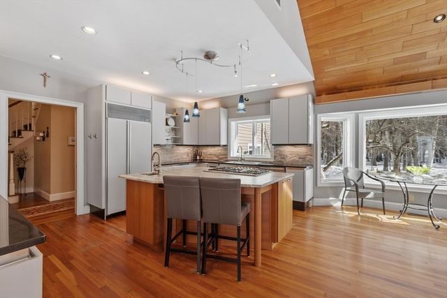 2 Duston Ln, Acton, MA 01720