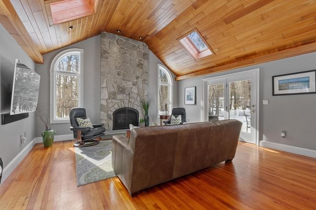 2 Duston Ln, Acton, MA 01720