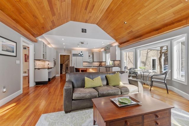 2 Duston Ln, Acton, MA 01720