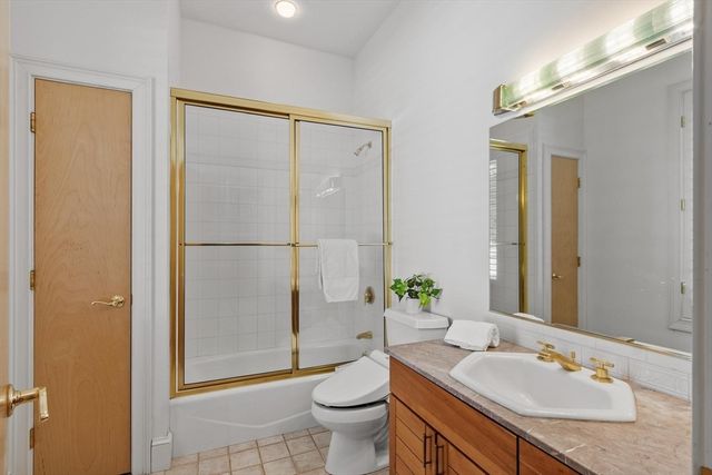 2 Duston Ln, Acton, MA 01720