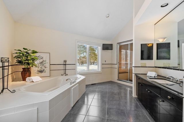 2 Duston Ln, Acton, MA 01720