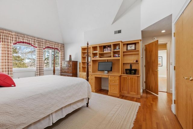 2 Duston Ln, Acton, MA 01720