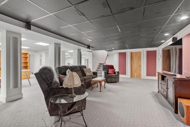 2 Duston Ln, Acton, MA 01720