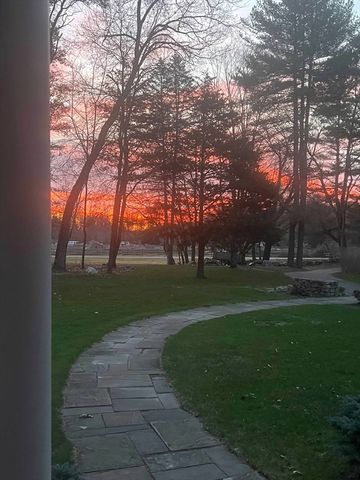 2 Duston Ln, Acton, MA 01720