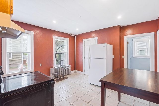 132 Huntington St, Brockton, MA 02301