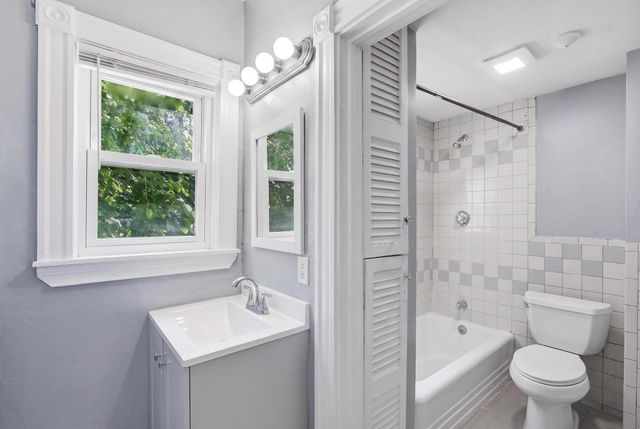 132 Huntington St, Brockton, MA 02301