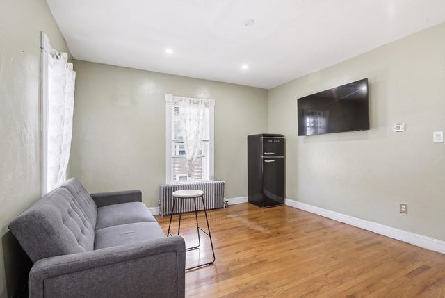 132 Huntington St, Brockton, MA 02301