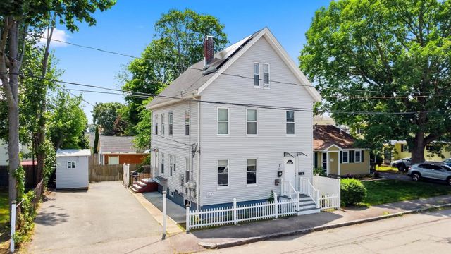 132 Huntington St, Brockton, MA 02301