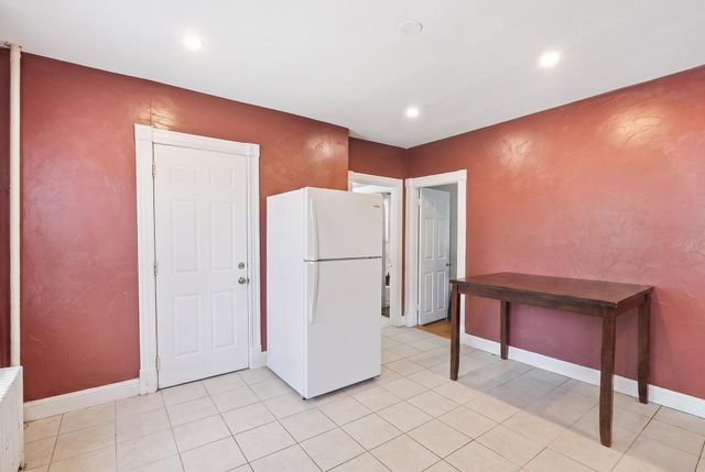 132 Huntington St, Brockton, MA 02301