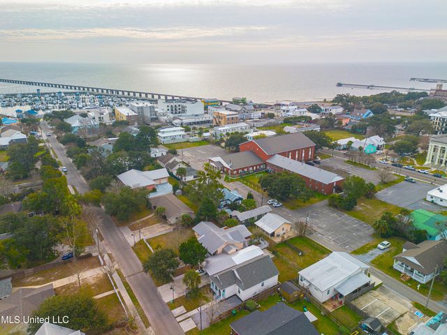 134 Demontluzin Avenue, Bay Saint Louis, MS 39520