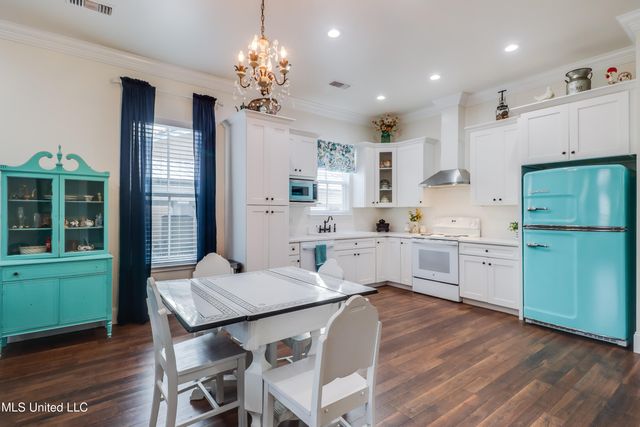 134 Demontluzin Avenue, Bay Saint Louis, MS 39520