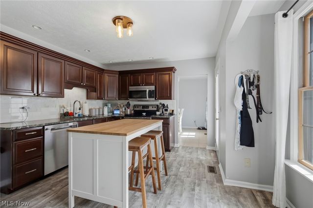 5627 Alcorn Avenue, Louisville, OH 44641