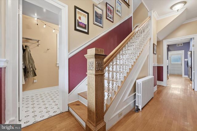 220 S MASSANUTEN ST, Strasburg, VA 22657