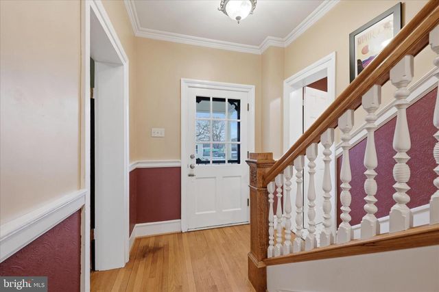 220 S MASSANUTEN ST, Strasburg, VA 22657