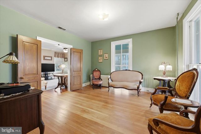 220 S MASSANUTEN ST, Strasburg, VA 22657