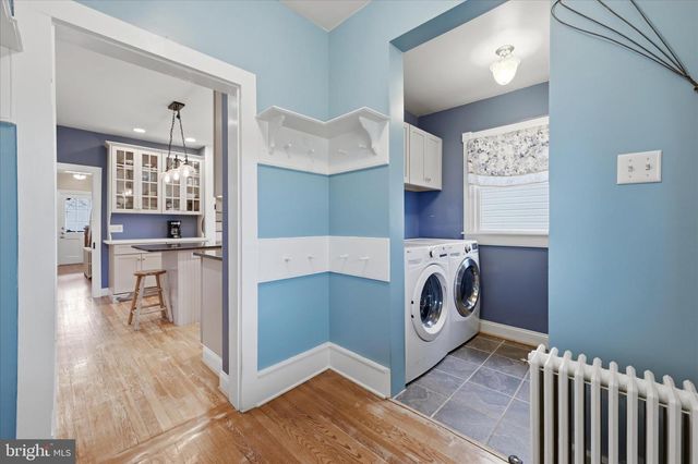 220 S MASSANUTEN ST, Strasburg, VA 22657