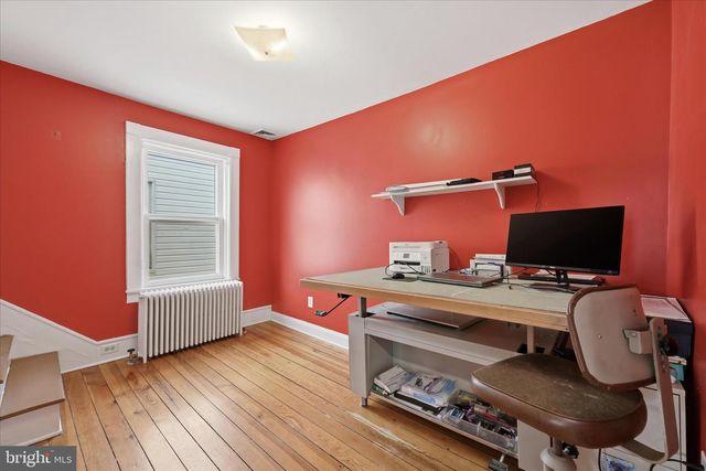 220 S MASSANUTEN ST, Strasburg, VA 22657