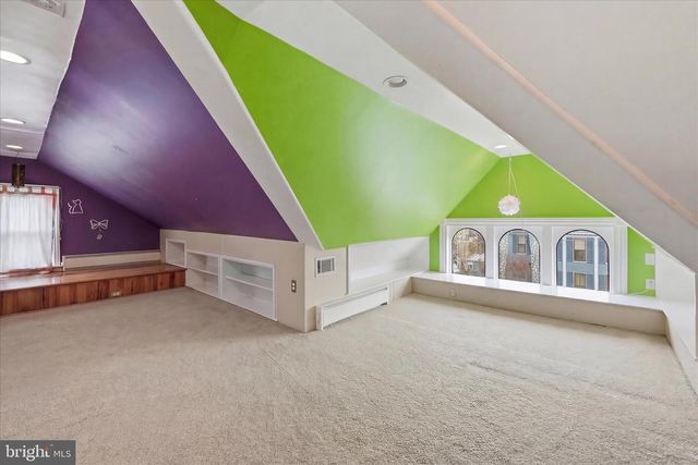 220 S MASSANUTEN ST, Strasburg, VA 22657