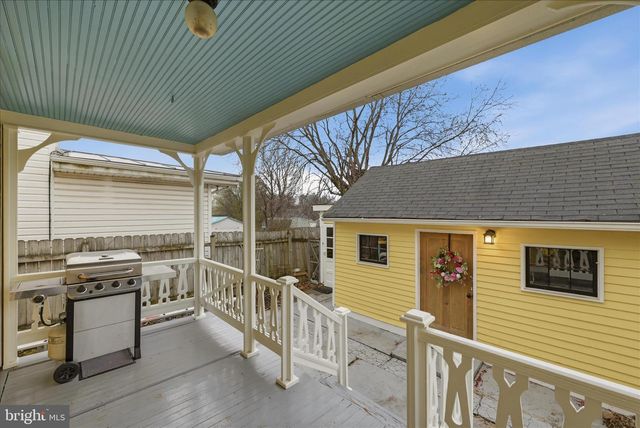 220 S MASSANUTEN ST, Strasburg, VA 22657