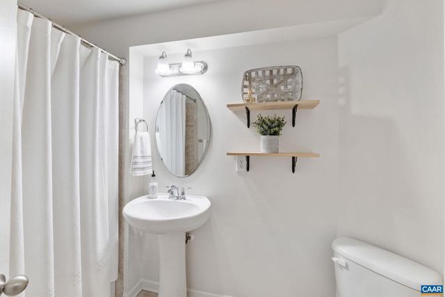 834 ROCK CREEK RD, Charlottesville, VA 22903