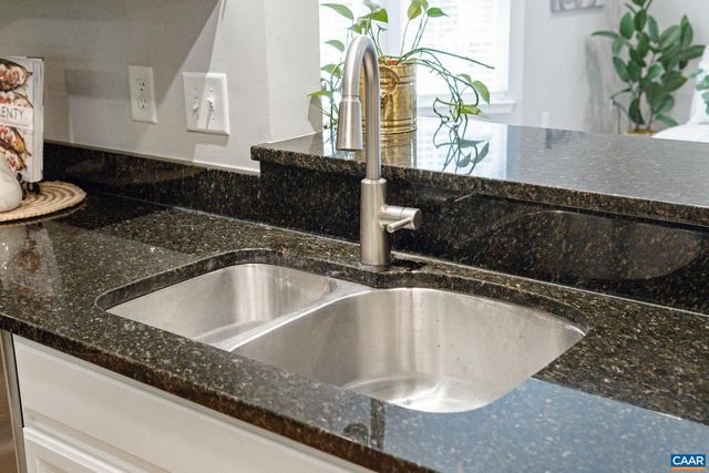 834 ROCK CREEK RD, Charlottesville, VA 22903