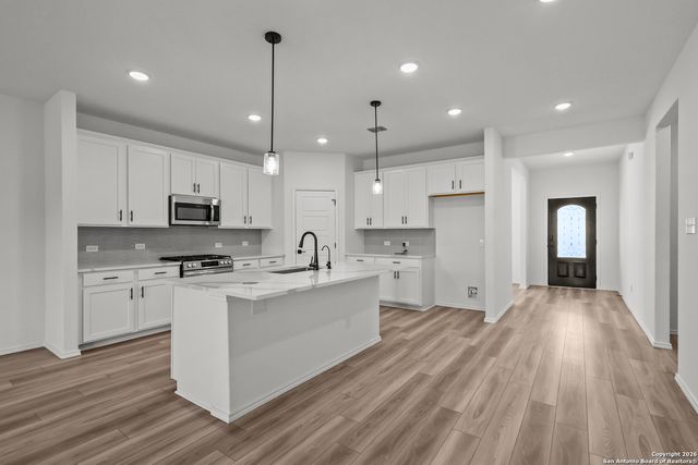 6911 Comanche Cave, San Antonio, TX 78247