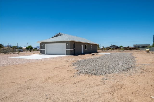2705 W Shauna Drive, Golden Valley, AZ 86413
