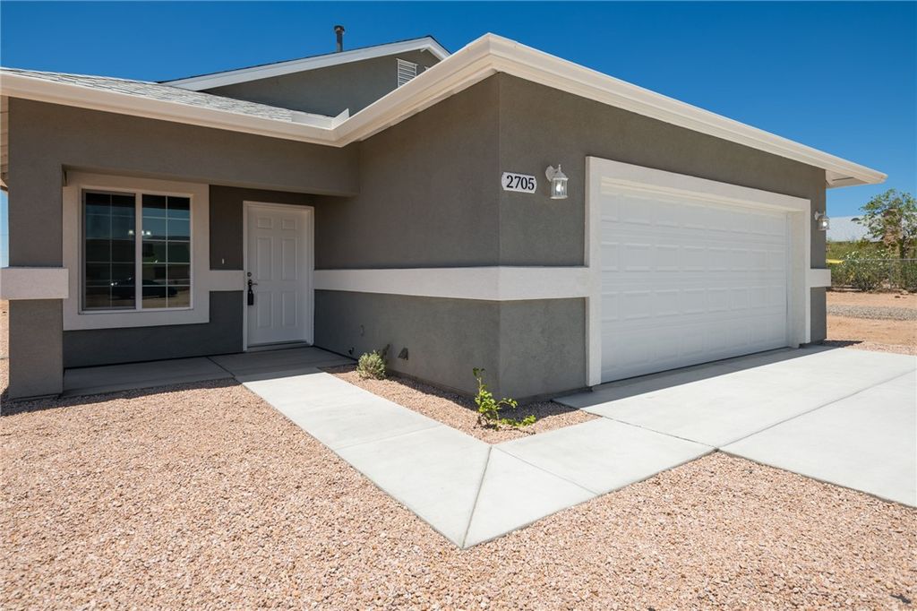 2705 W Shauna Drive, Golden Valley, AZ 86413