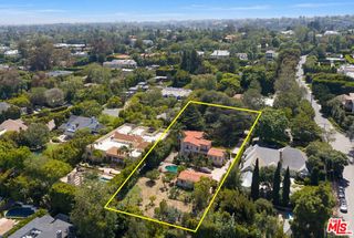 160 N Cliffwood Avenue, Los Angeles, CA 90049