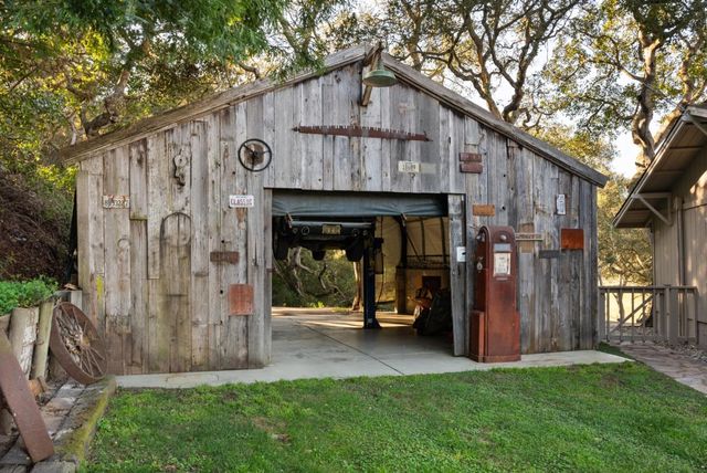 280 Hidden Valley Road, Royal Oaks, CA 95076