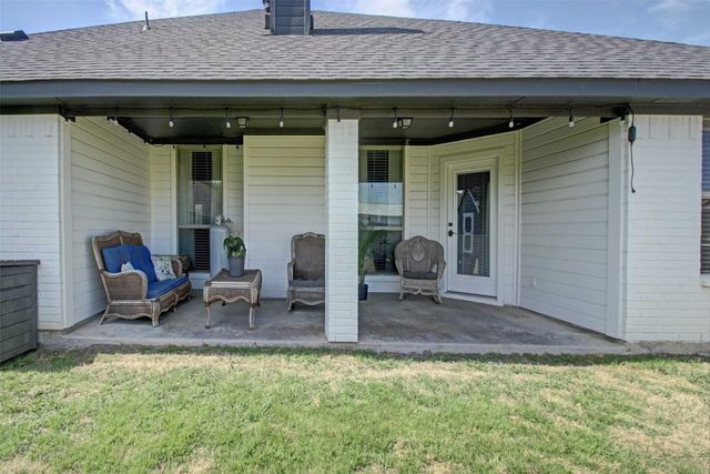 332 Delaware Street, Burleson, TX 76028
