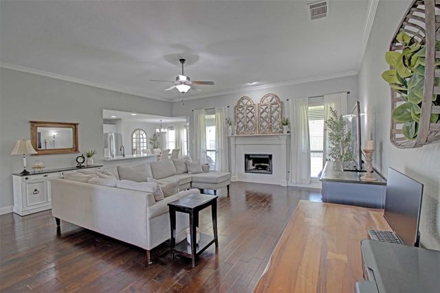 332 Delaware Street, Burleson, TX 76028