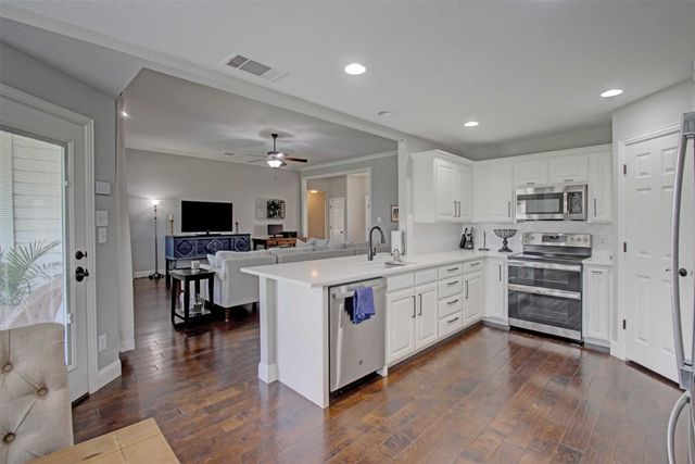 332 Delaware Street, Burleson, TX 76028