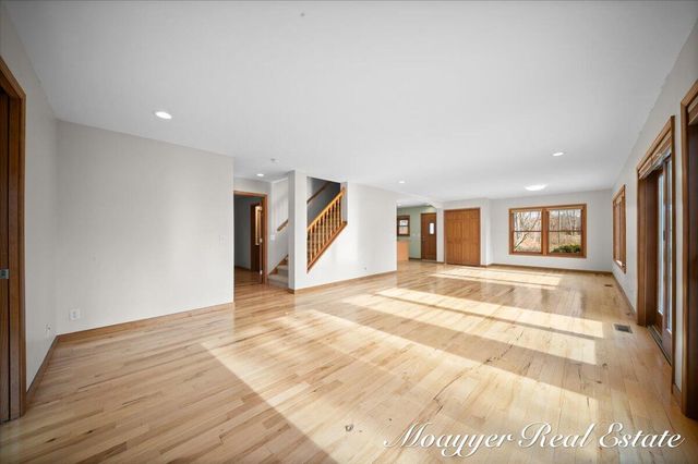 1736 Parker Drive, Wayland, MI 49348