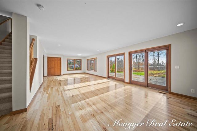 1736 Parker Drive, Wayland, MI 49348